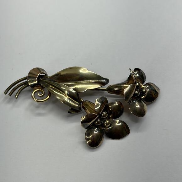 Flower brooch gold filled over sterling by Carl-Art Inc. vintage 40s/50s